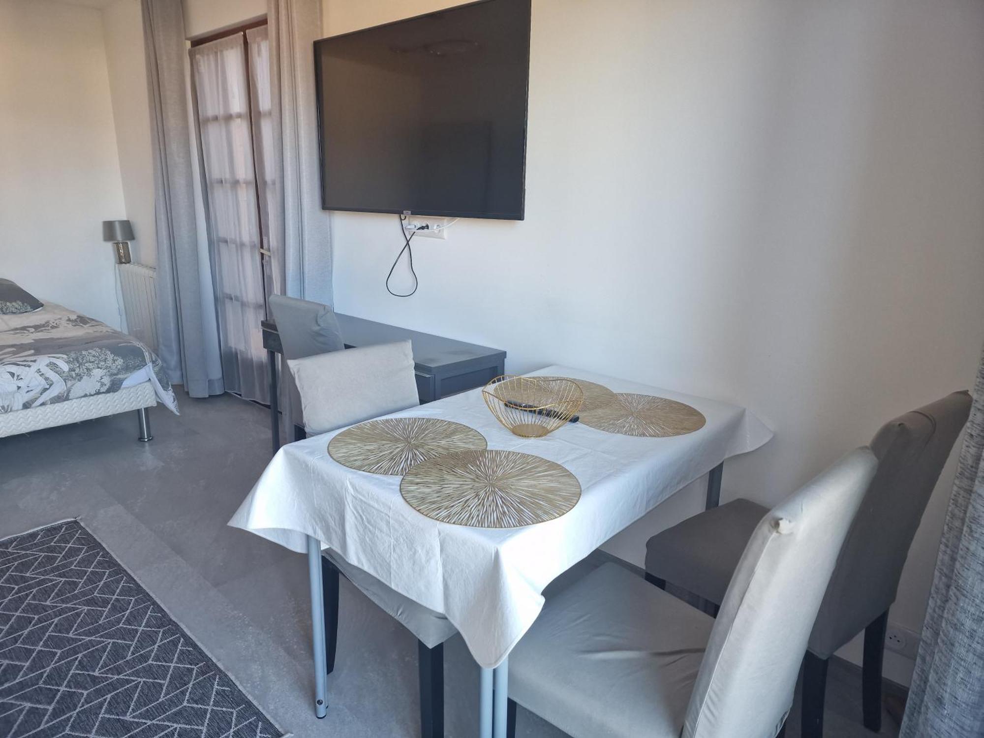 Ravissant Appartement Saint-Raphael Piscine חדר תמונה